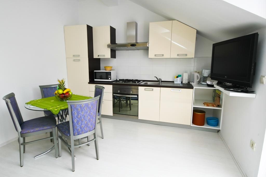 Apartments Villa Ana 1 تْسافتات المظهر الخارجي الصورة